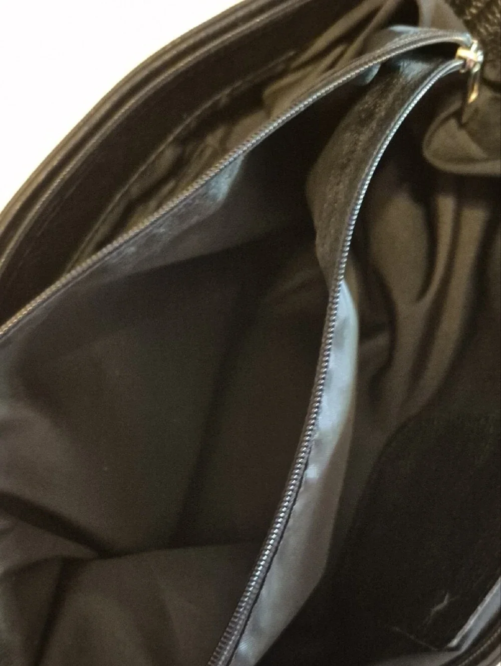 Men's Black Leather Messenger Bag with Adjustable Strap